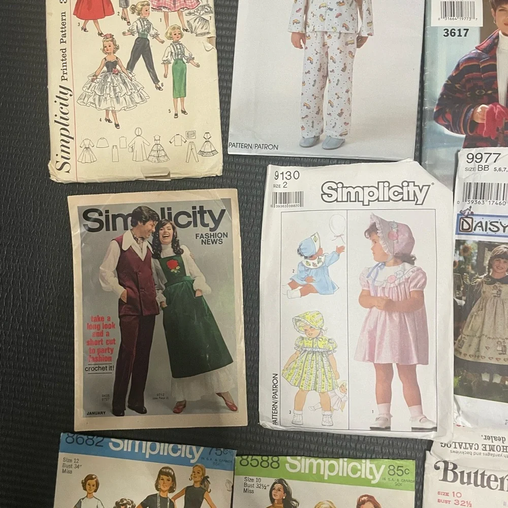 Simplicity Multicolor Sewing Pattern Lot - Picture 4 of 8